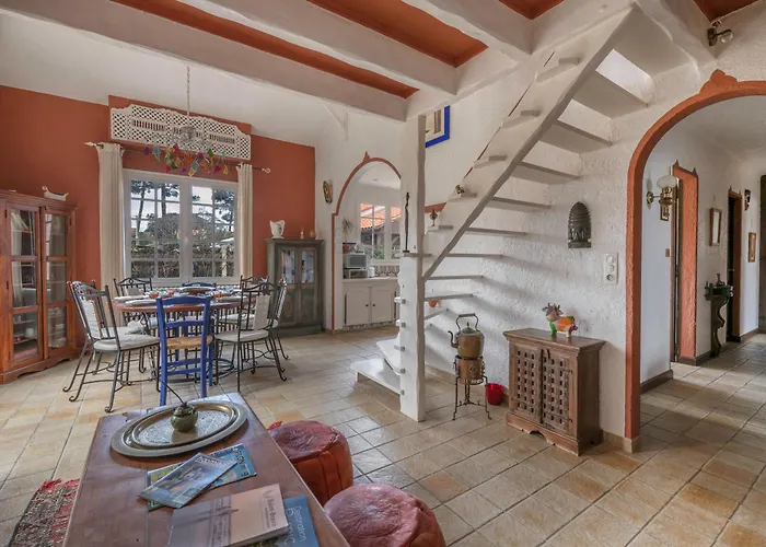 Maison Pour 8 - Proche Plages 別荘 *